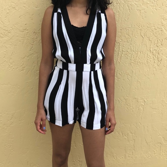 Motel black and white striped jumpsuit - Picture 4 of 4